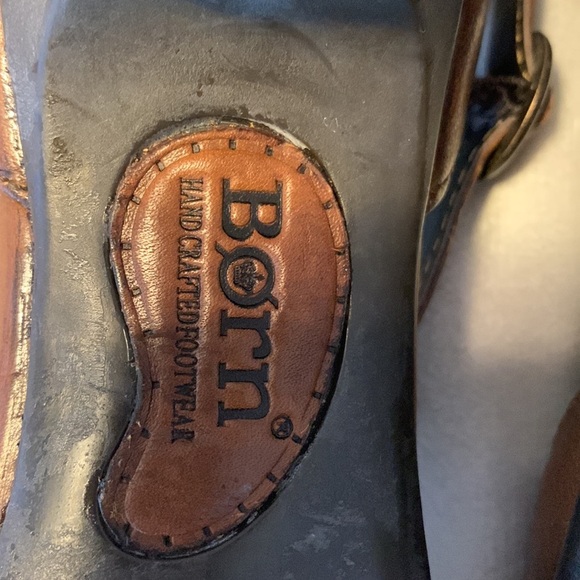 Born womens size 9.5 brown leather cut outs ankle strap kitten heel Mary Jane - Picture 9 of 10